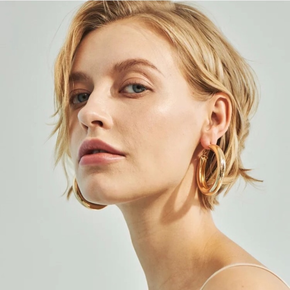 UO Style Retro Gold Hoop Drop Earrings - Picture 2 of 7
